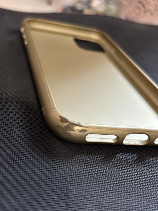 Etui GUESS 4G Charms Collection do Apple iPhone 11 Brązowy