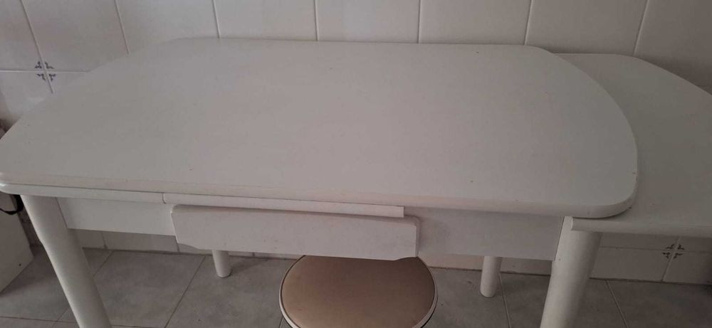 Mesa de cozinha extensível