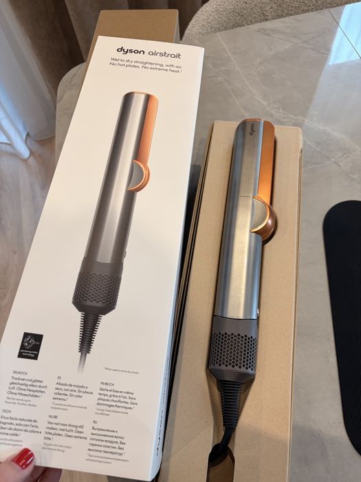 Продам Dyson airstrait