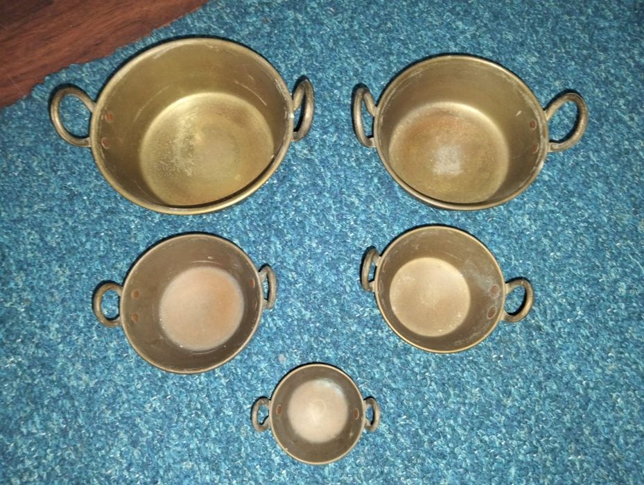 Conjuntos de velharias candelabro, conjunto chá, panelas