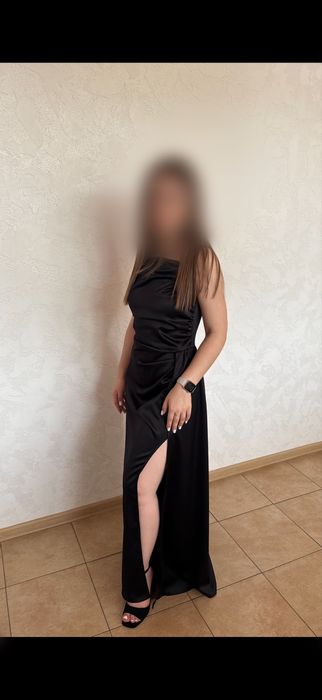 Святкова чорна сукня