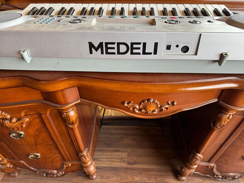 Синтезатор MEDELI