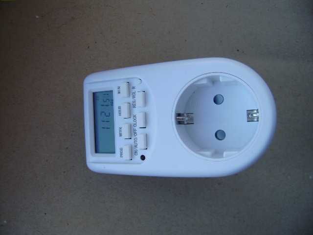 Електрична розетка з таймером на 16 програм