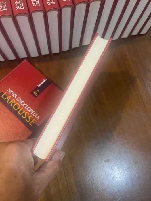 Livro Nova Enciclopedia Larousse
