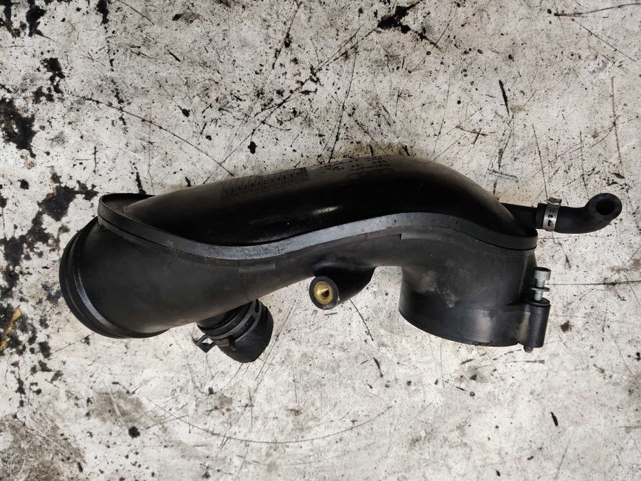 Audi A4 B6 3.0 B Rura Dolot Powietrza