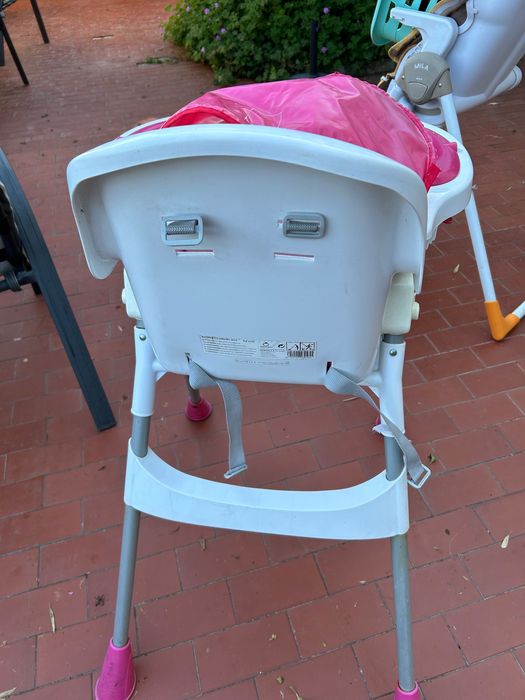 Cadeira de refeição da Olmitos, funcional