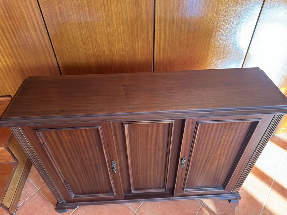 Móvel antigo excelente estado!