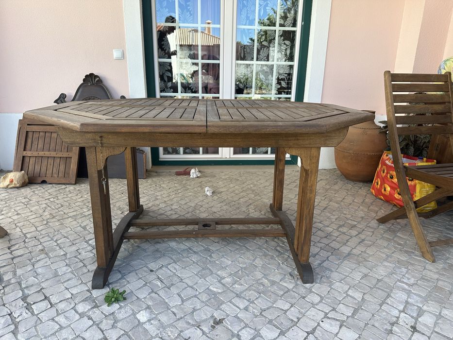 mesa de jardim s/ cadeiras