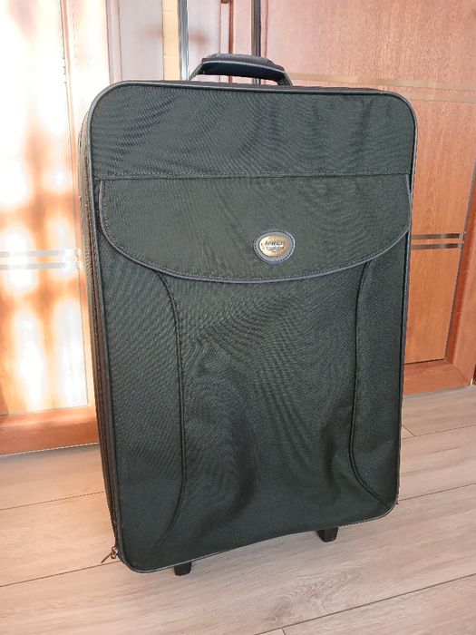 Валіза на колесах American Tourister