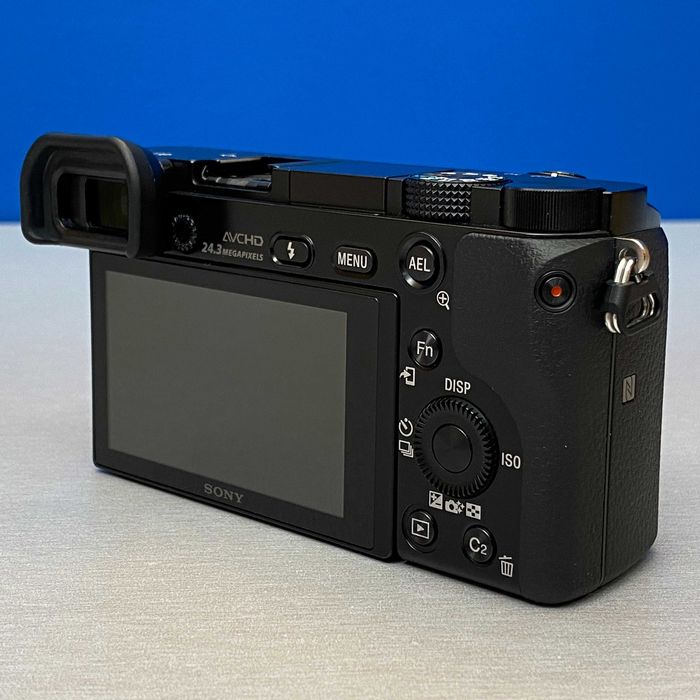 Sony Alpha A6000 (Corpo) - 24.3MP