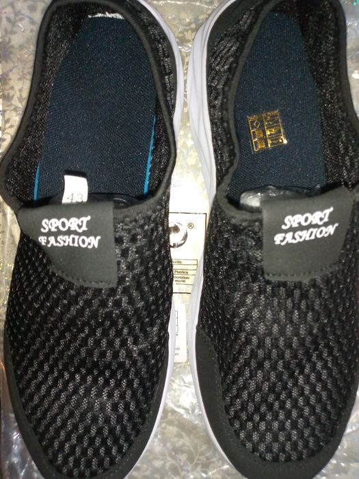 Кросівки 43 р сіточка