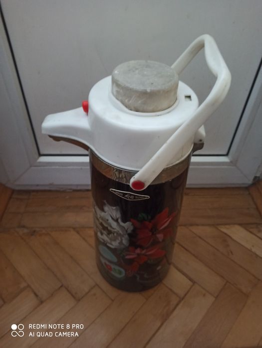 Термос китайський 2,2 з помпою