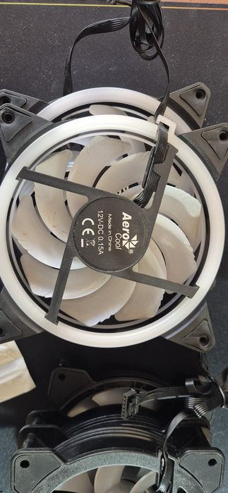 Conjunto 5 Ventoinhas AeroCool ARGB (Hub + Comando + 3 x 120mm + 2 x 140mm)