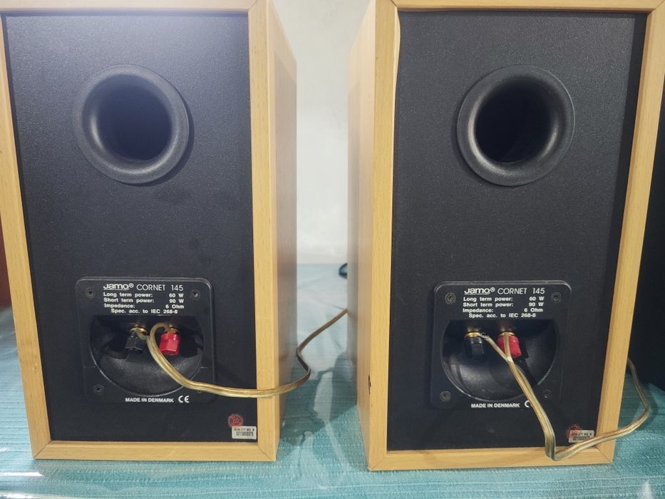 Colunas Jamo cornet 145