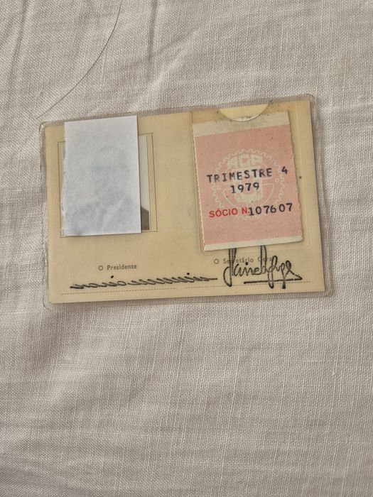 Vendo antigo Cartão de Identidade de sócio do ACP (Automóvel Club de Portugal).