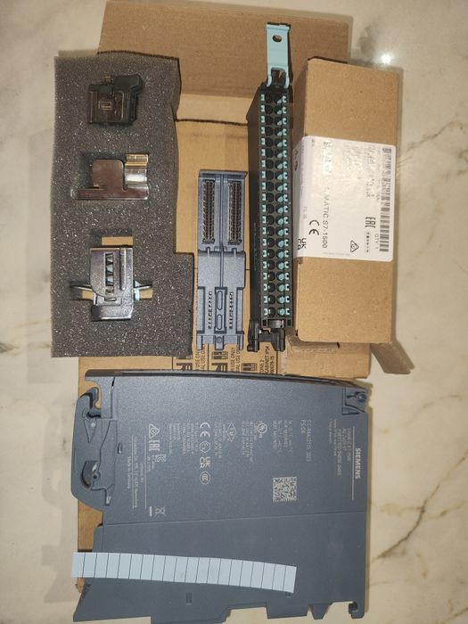 Siemens SIMATIC S7-1500 AQ 2xU/I ST 6ES7532-5NB00-0AB0 NOWY + złącza