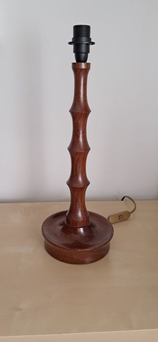 Candeeiro de mesa em madeira maciça - Vintage