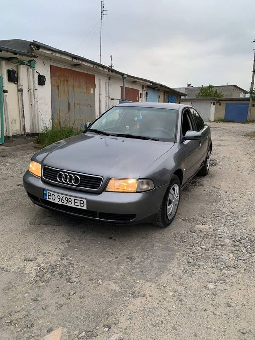 терміново продам AUDI A4