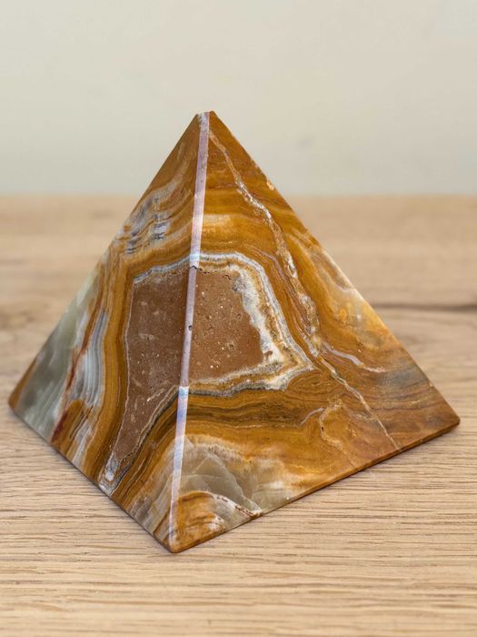 Piramida z onyksu