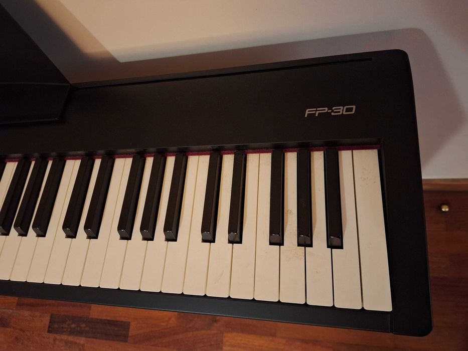 Piano Digital Roland FP-30 + Móvel + Banco