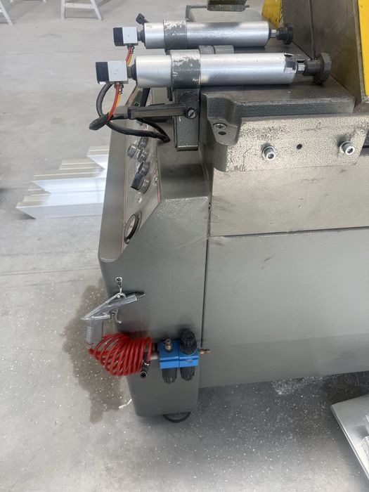 Maquina de corte de aluminio Lamex 450