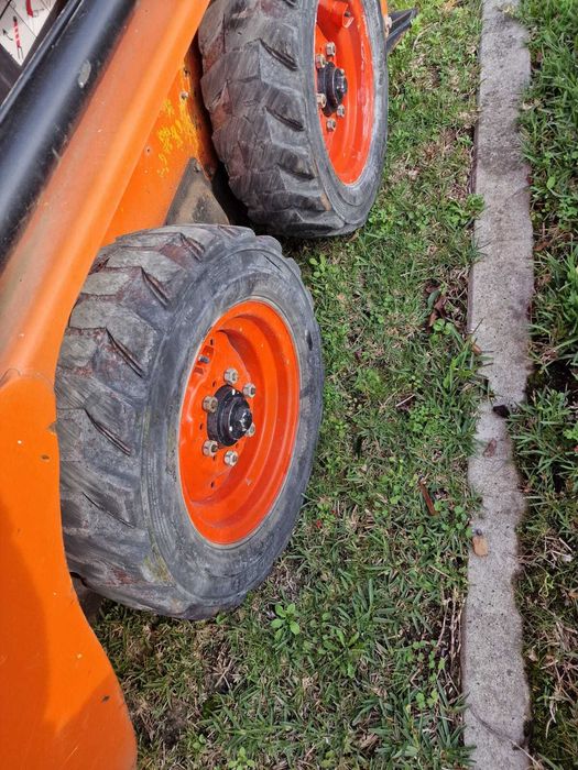 MINI PÁ CARREGADORA BOBCAT S100