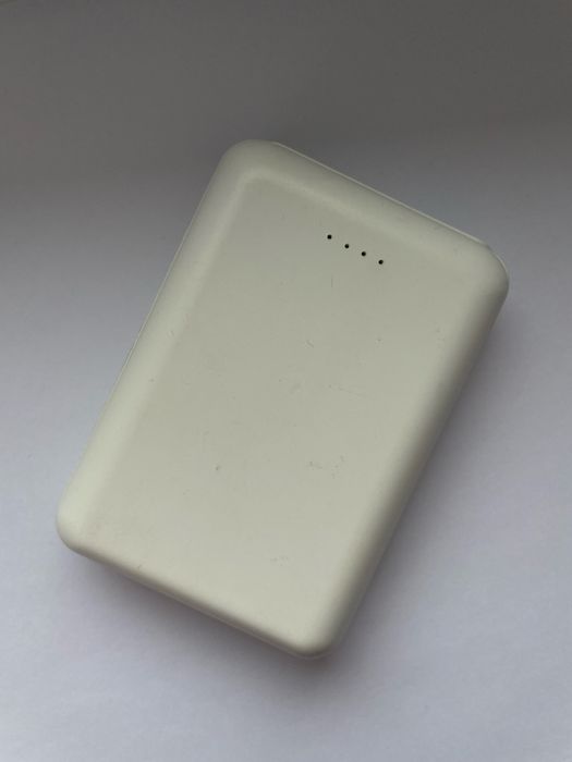 Powerbank bialy uzywany
