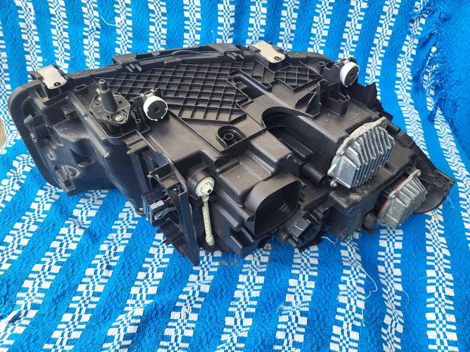 Lampa przód lewa BMW 5 G30 G31