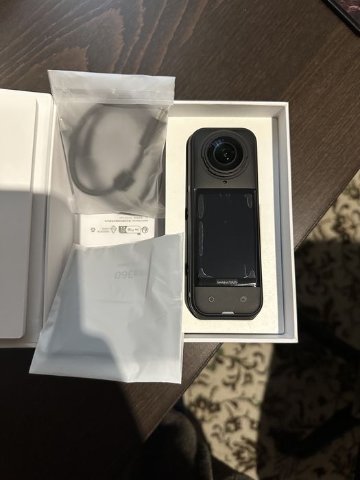 Insta360 X5 c/ acessórios