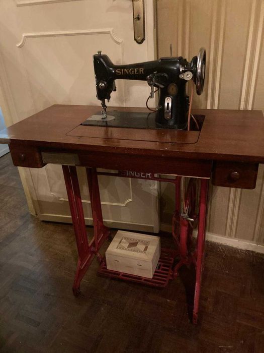 Vende-se máquina de costura vintage