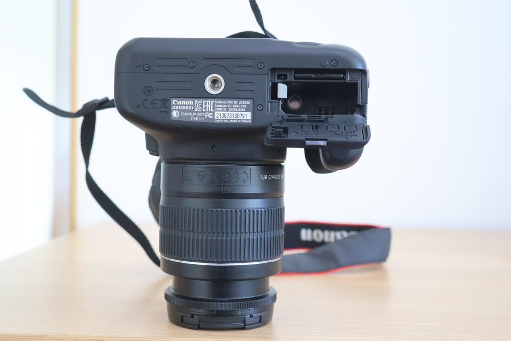 Canon EOS 1300D + EFS 18-55mm