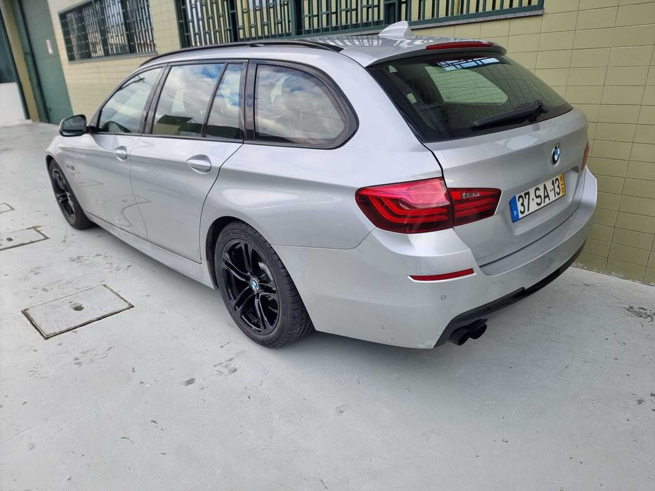 BMW 520d M carrinha cinza