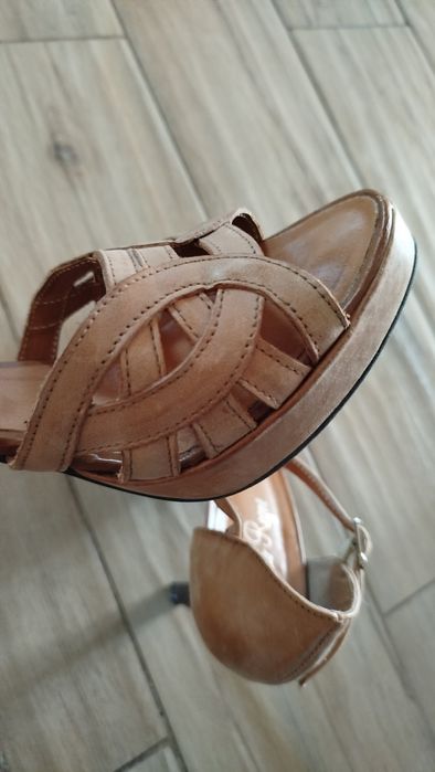 Buty na obcasie 37 skóra naturalna