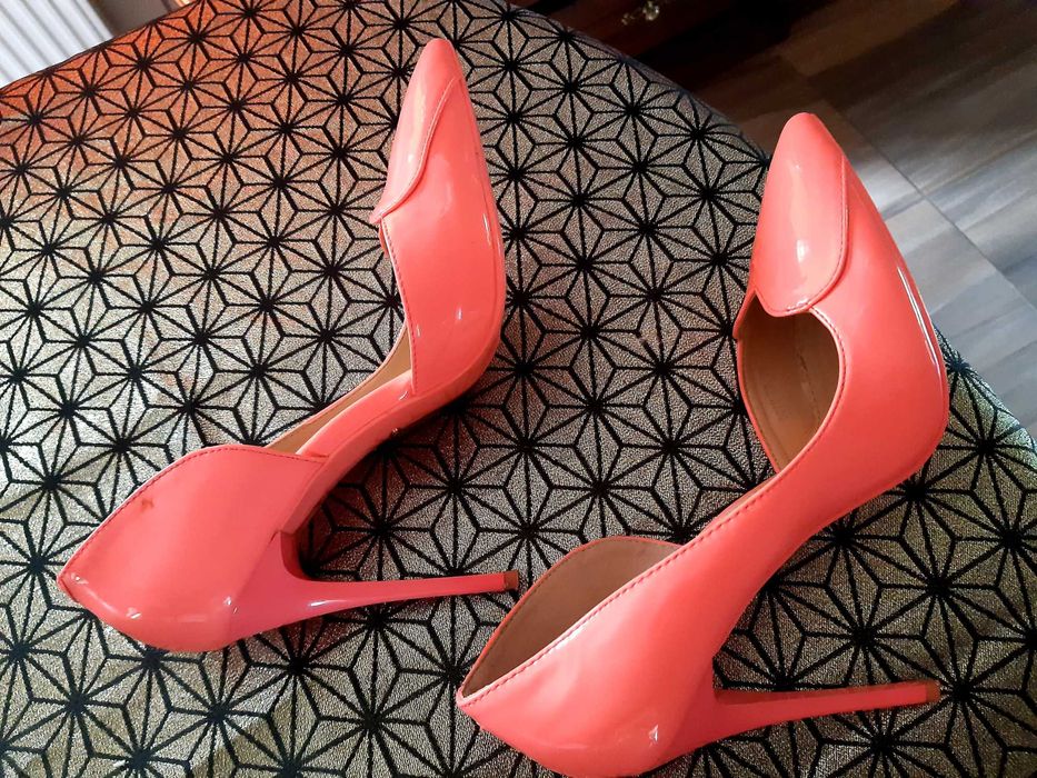 Neonowe szpilki damskie 39