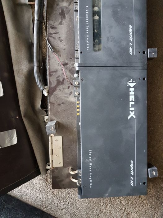 HELIX esprit E40 4Channel Tube Amplifier HELIX E40 4チャンネル