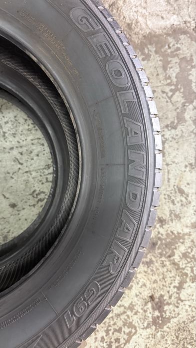 Pneus 225/65r17 Yokohama Geolander G91A com 80% piso