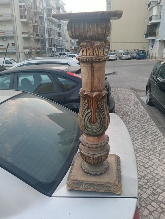 Basa de madeira trabalhada