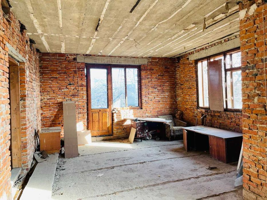 Недобудова 70% готовності, 576 м², с. Раневичі, 23 сотки, Дрогобич 1хв