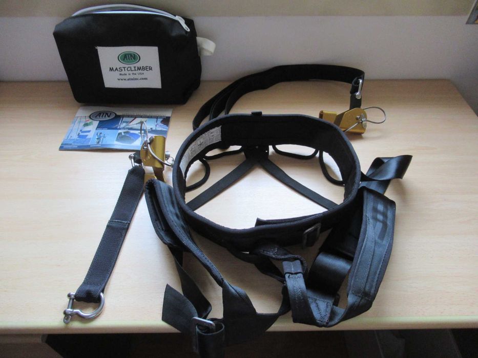 Conjunto para subir ao mastro a solo