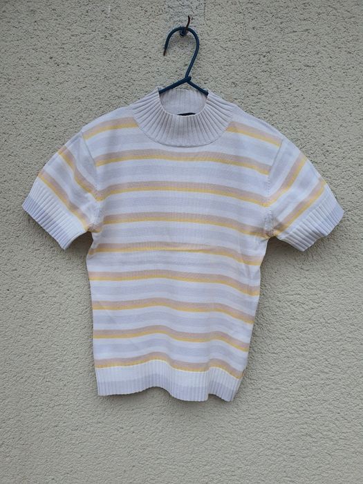Półgolf sweterek pastelowy Quiosque rozm. S z krótkim rękawem w paski