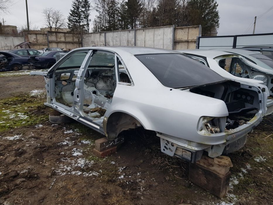 Кузов Audi a8 d2, кузов частинами, криша,ланжерон,чвертка,стойка,скло