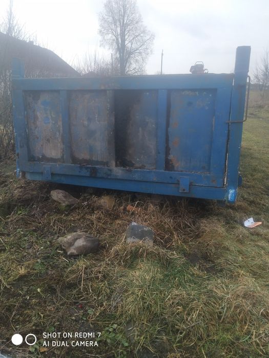 Продам прицеп бортовий