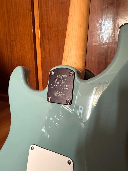 PRS SE Silver Sky