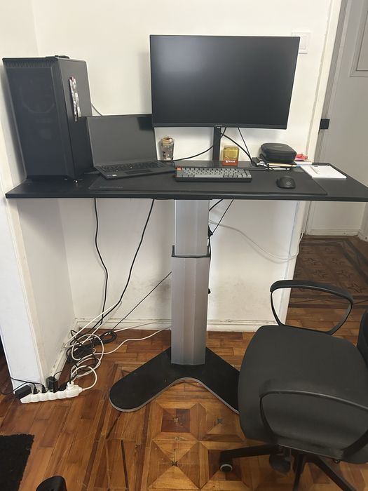 Secretária elevatória / Standing desk