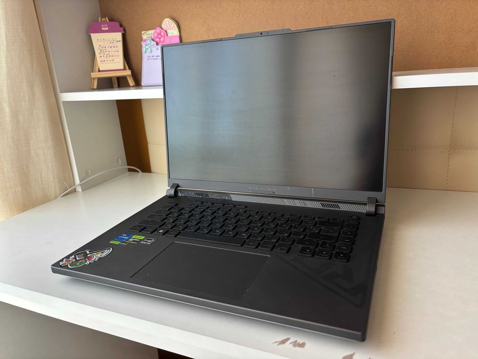 ASUS ROG Strix G16 G614J Gaming – RTX 4070 – For Parts / Repair