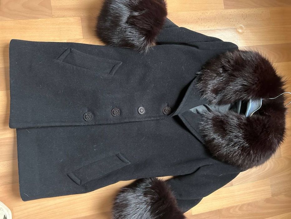 продам кашемірове пальто з хутром