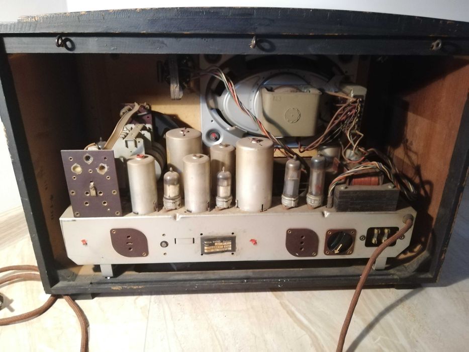 Zabytkowe radio WEGA PRL loft vintage