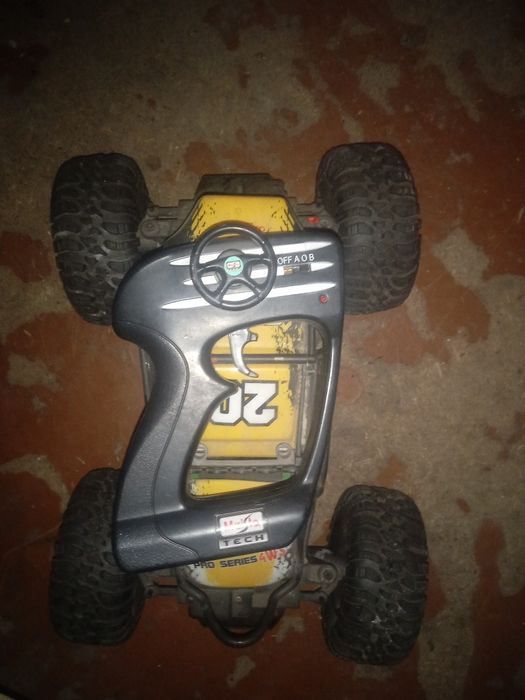 Машинка на радиоуправлении