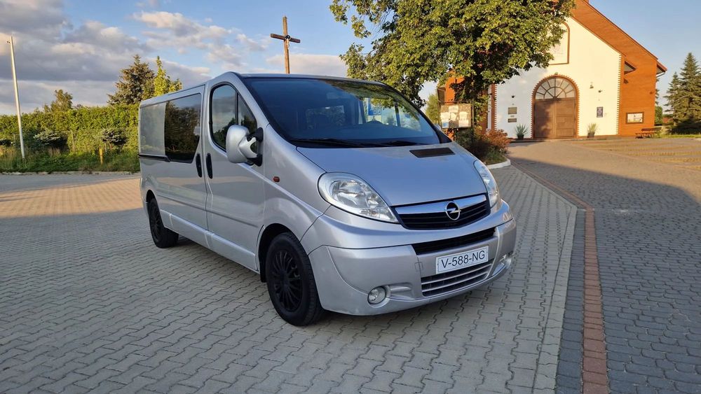 Opel VIVARO L2H1 Długi Klima Elektryka Navi Dubel Kabina 6os Brygadówka Pdc Serwis  2.5CDTI 150KM Długi Klima Elektryka Navi Dubel Kabina 6os Brygadówka