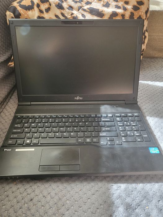 Sprzedam laptop fujitsu A532 i3
